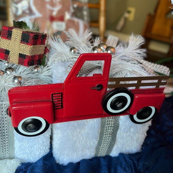 ❤️Vintage Red Truck Christmas
Wall Decor‼️FINAL SALE - Picture 4 of 4